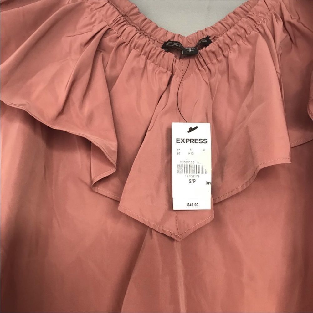 ✨ Express Peach Ruffle V Neck Top✨ - Picture 4 of 5